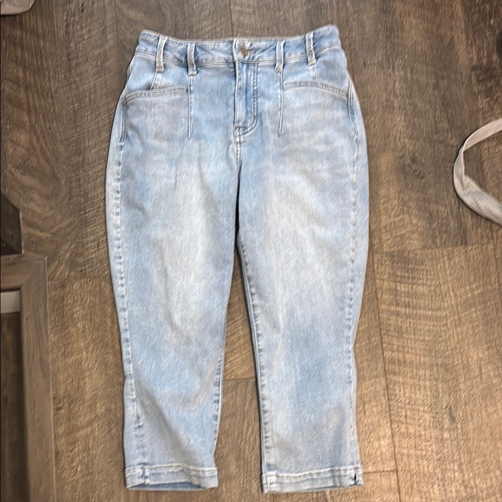 🎈4/$20 Maurice’s Edgely Light Blue Women's Capri Jeans. Excellent Condition!